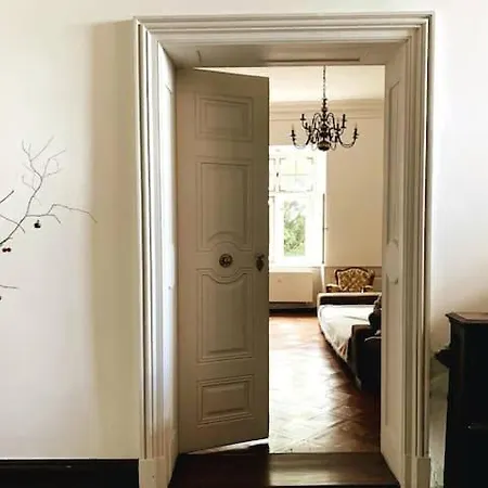 Maisonette 1521 - In A Palace!